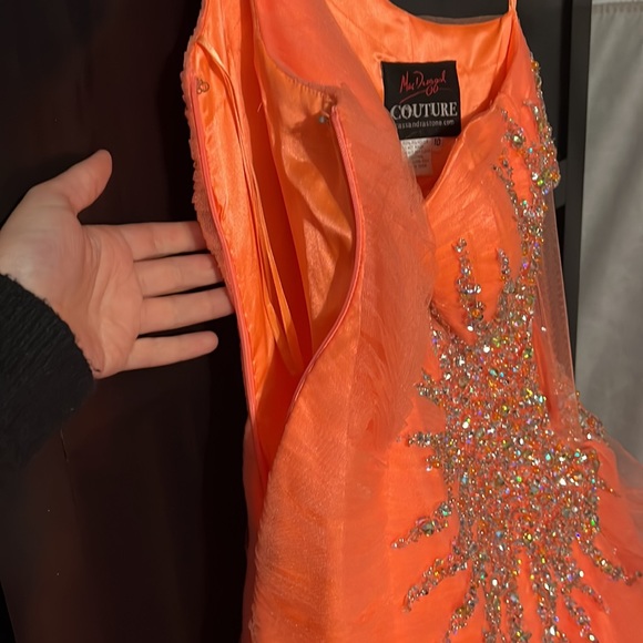 Mac Duggal Formal Dress - Picture 5 of 9